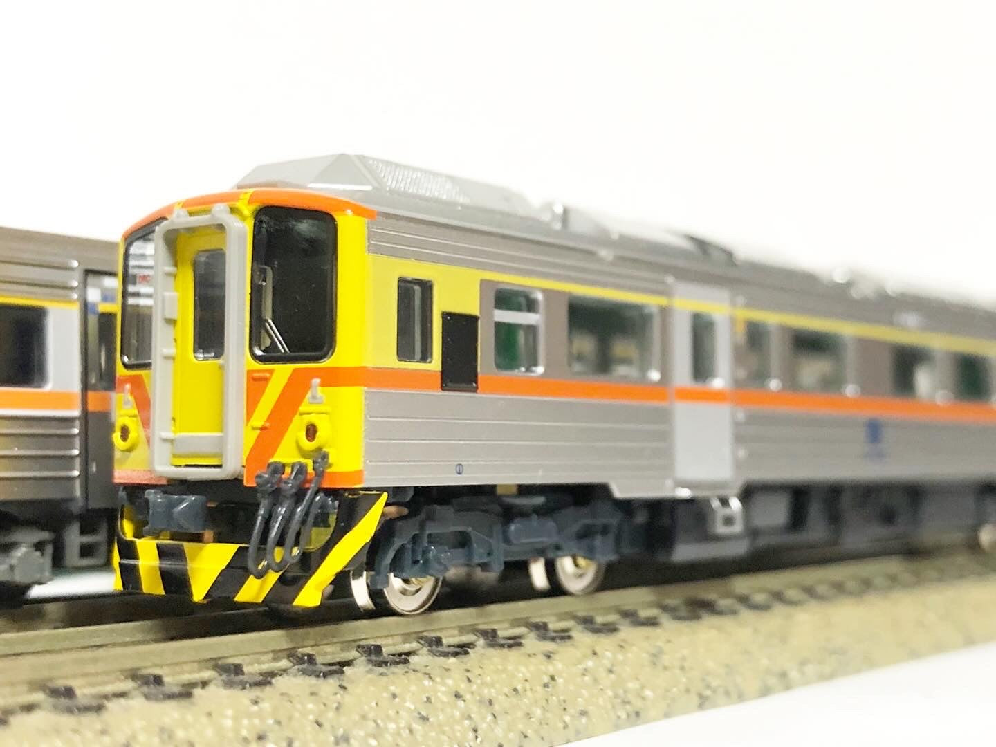 【新品】三鶯重工 台鉄 A002 SANYING DRC1000 M車 新品】三鶯重工 台鉄 A002 SANYING DRC1000 M車 - メルカリ